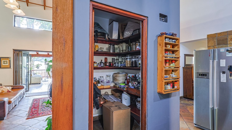 7 Bedroom Property for Sale in Cashan North West